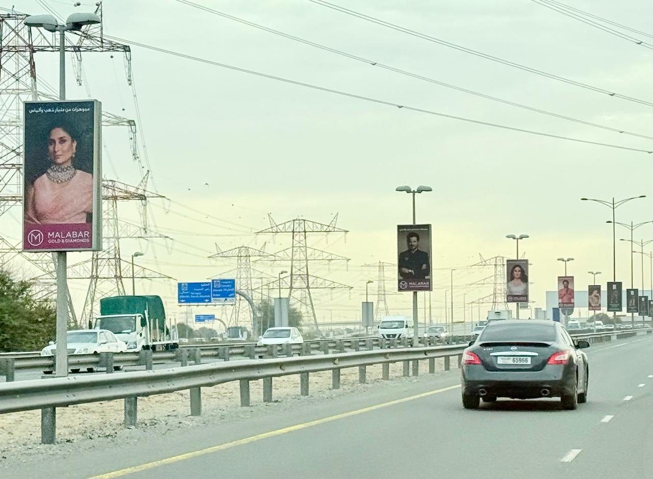 SMBZ Rd Sharjah-Ajman Entrance Area (Near SHJ Golf Club) — Back-Lit Lamppost, Ajman